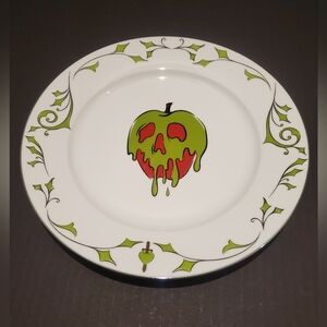 Zrike Brands Disney Villains "Poison Apple" Design Dinner Plate 10.5 Inches